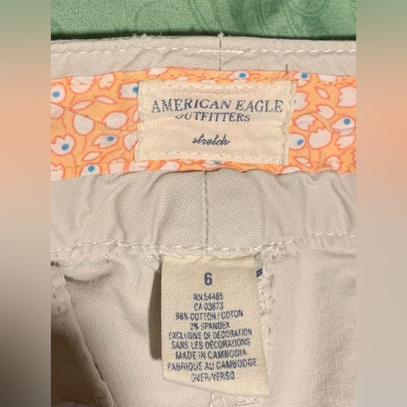 American Eagle khaki shorts size 6 - Picture 3 of 3